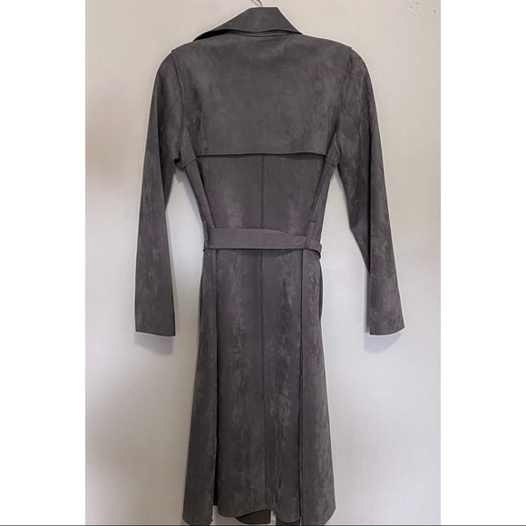 Jane Plus One - Picture 2 of 4